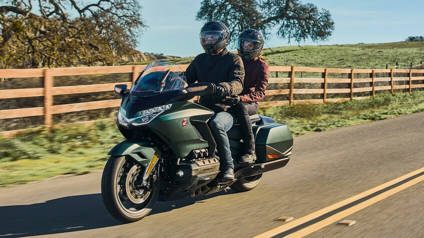 2024 Gold Wing DCT (Green)